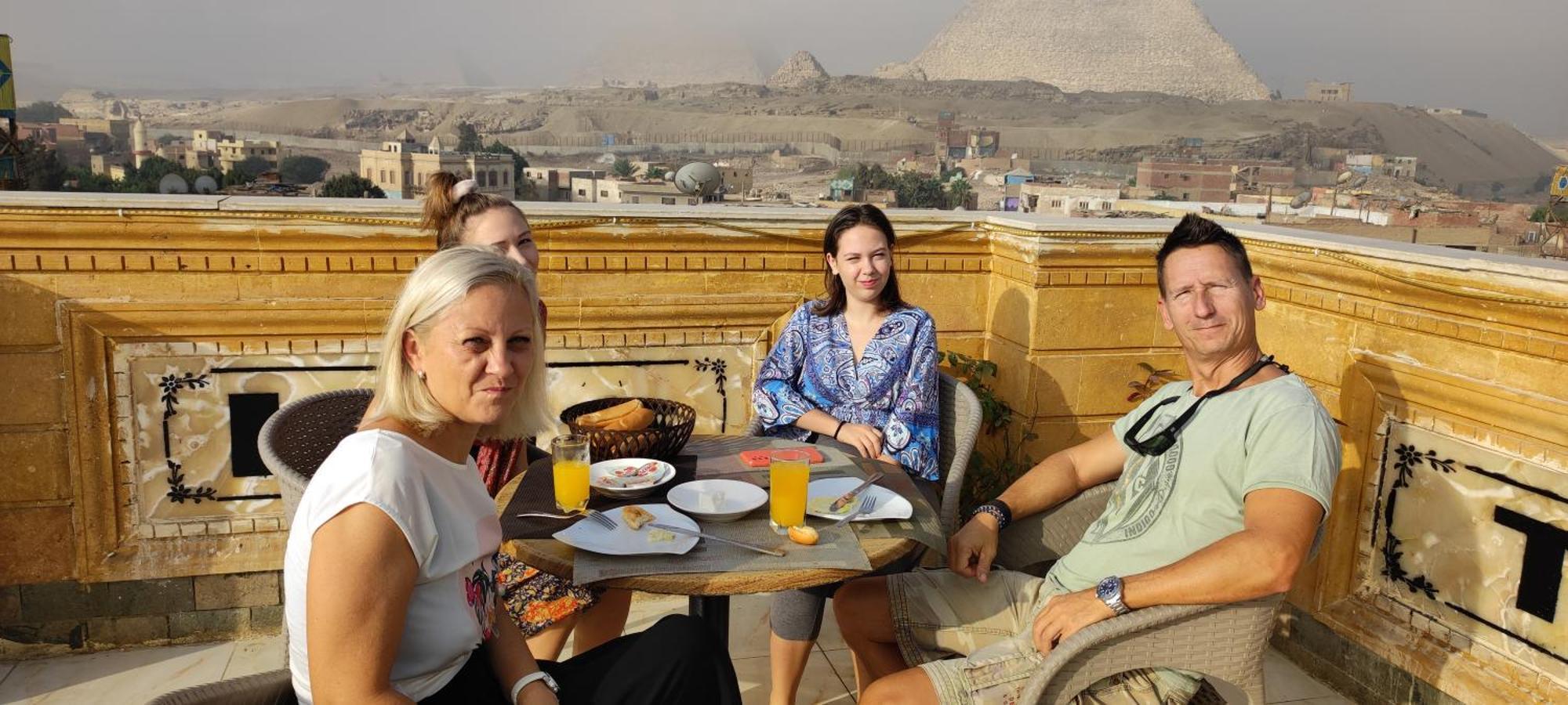 Pyramids Kingdom Hotel Kafret el-Gabal Kültér fotó